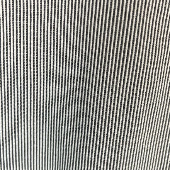 Ann Taylor Seersucker Capris Curvy 12 - Picture 5 of 9